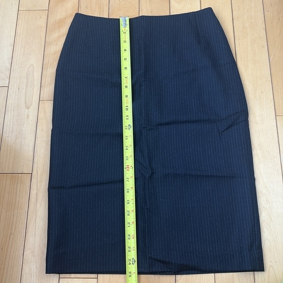 NWT BROOKS BROTHERS wool pinstripe pencil skirt in navy - Picture 9 of 9
